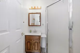 186 40th St, Springfield, OR 97478 - Photo 26