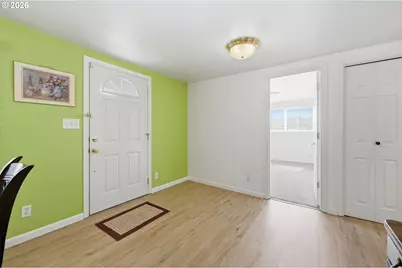 186 40th St, Springfield, OR 97478 - Photo 4