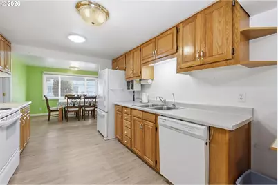 186 40th St, Springfield, OR 97478 - Photo 8