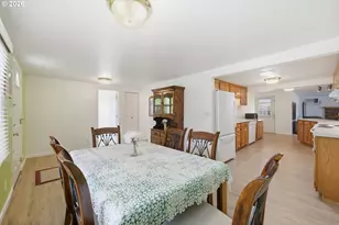 186 40th St, Springfield, OR 97478 - Photo 6