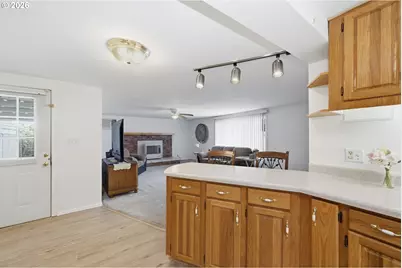 186 40th St, Springfield, OR 97478 - Photo 12