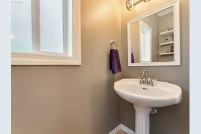 608 NE 115th Cir, Vancouver, WA 98685 - Photo 2