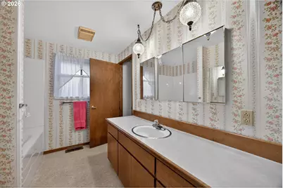 8050 SW 103rd Ave, Beaverton, OR 97008 - Photo 10