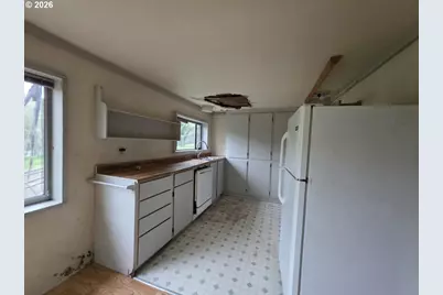 1638 SE Mill St, Roseburg, OR 97470 - Photo 6