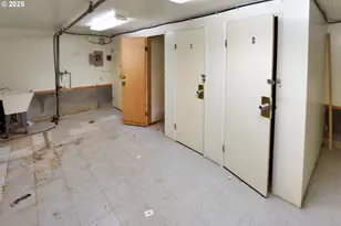 1910 SE Stark St, Portland, OR 97214 - Photo 14