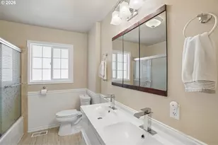 1913 SE Pine St, Hillsboro, OR 97123 - Photo 20
