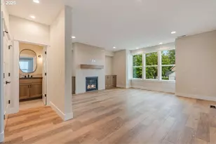 460 SE Haddock Ln, Hillsboro, OR 97123 - Photo 10