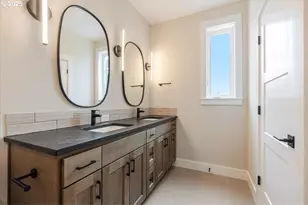 460 SE Haddock Ln, Hillsboro, OR 97123 - Photo 28