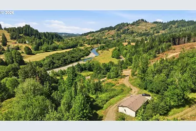 49629 Highway 242, Broadbent, OR 97414 - Photo 10