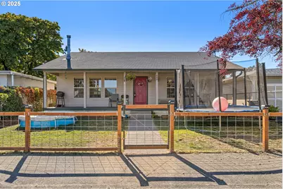 440 W Agee St, Roseburg, OR 97471 - Photo 1