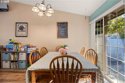 440 W Agee St, Roseburg, OR 97471 - Photo 12