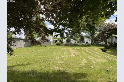 132 N 8th St, Creswell, OR 97426 - Photo 2
