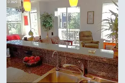 2127 NE Cadbury Ave, Hillsboro, OR 97006 - Photo 4