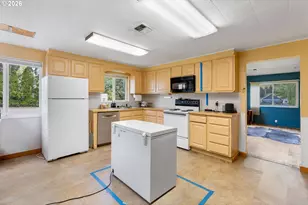 381 NE Wisconsin St, White Salmon, WA 98672 - Photo 20