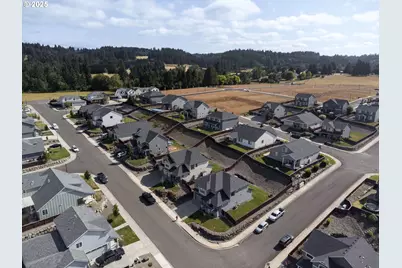 703 E Tanoak Ave, La Center, WA 98629 - Photo 42