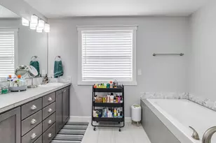 703 E Tanoak Ave, La Center, WA 98629 - Photo 24