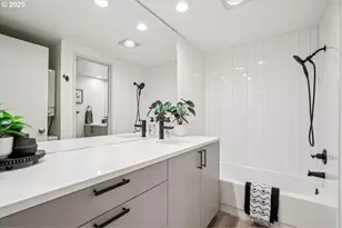 87 N Hayden Bay Dr, Portland, OR 97217 - Photo 14