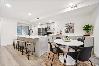 87 N Hayden Bay Dr, Portland, OR 97217 - Photo 6