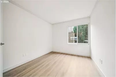 87 N Hayden Bay Dr, Portland, OR 97217 - Photo 16