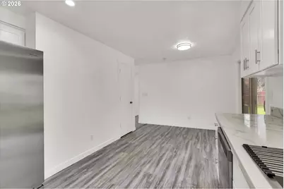 597 SE 13th Ave, Hillsboro, OR 97123 - Photo 14