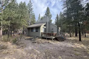 57384 Acacia Ln, Sunriver, OR 97707 - Photo 2