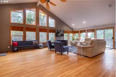 760 SW Range Dr, Waldport, OR 97394 - Photo 8