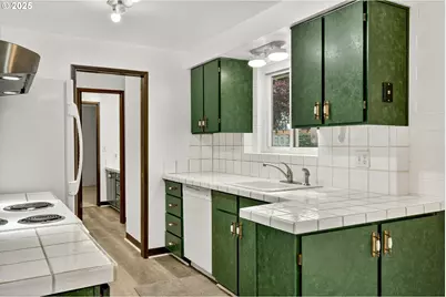 379 SE 34th Ct, Hillsboro, OR 97123 - Photo 18