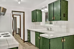 379 SE 34th Ct, Hillsboro, OR 97123 - Photo 18