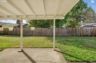 379 SE 34th Ct, Hillsboro, OR 97123 - Photo 36