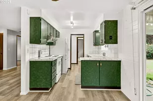 379 SE 34th Ct, Hillsboro, OR 97123 - Photo 16