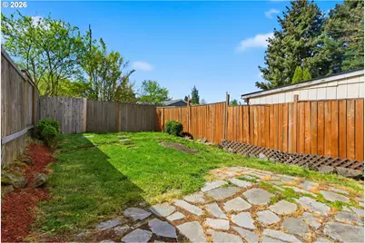 8945 N Calvert Ave, Portland, OR 97217 - Photo 28