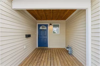 8945 N Calvert Ave, Portland, OR 97217 - Photo 2