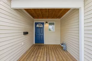 8945 N Calvert Ave, Portland, OR 97217 - Photo 2