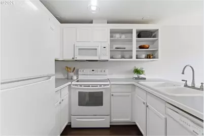 8945 N Calvert Ave, Portland, OR 97217 - Photo 10