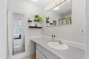 8945 N Calvert Ave, Portland, OR 97217 - Photo 20