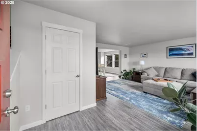 433 SE Larkspur Dr, Madras, OR 97741 - Photo 4