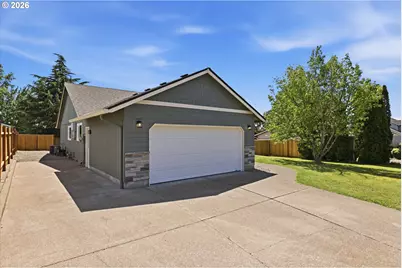 306 E Hilltop Dr, Newberg, OR 97132 - Photo 2