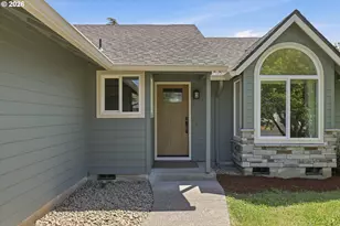 306 E Hilltop Dr, Newberg, OR 97132 - Photo 4