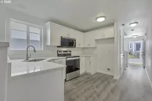 585 SW 207th Ave, Beaverton, OR 97006 - Photo 4
