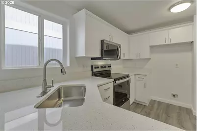 585 SW 207th Ave, Beaverton, OR 97006 - Photo 6