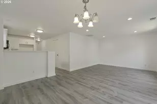585 SW 207th Ave, Beaverton, OR 97006 - Photo 8