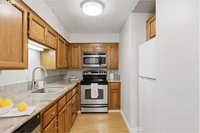 8720 SW Tualatin Rd #303, Tualatin, OR 97062 - Photo 10