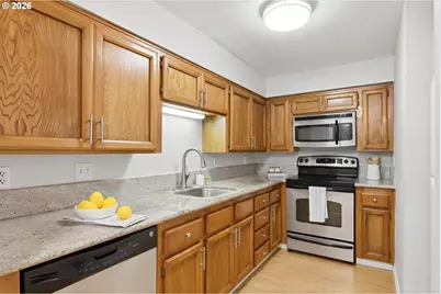 8720 SW Tualatin Rd #303, Tualatin, OR 97062 - Photo 8