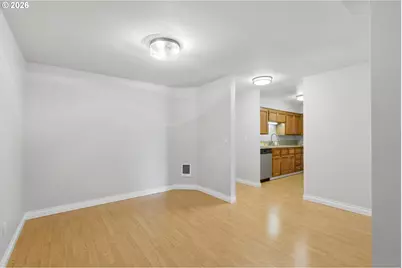 8720 SW Tualatin Rd #303, Tualatin, OR 97062 - Photo 6