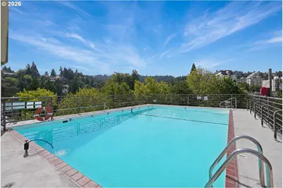 2021 SW Main St #33, Portland, OR 97205 - Photo 42