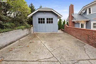 1215 15th St, Astoria, OR 97103 - Photo 42