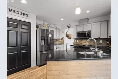 18910 Highland Dr, Oregon City, OR 97045 - Photo 6