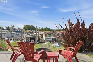 292 N Lotus Isle Dr, Portland, OR 97217 - Photo 10