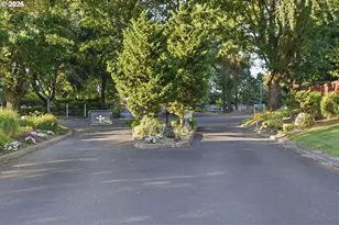 292 N Lotus Isle Dr, Portland, OR 97217 - Photo 48