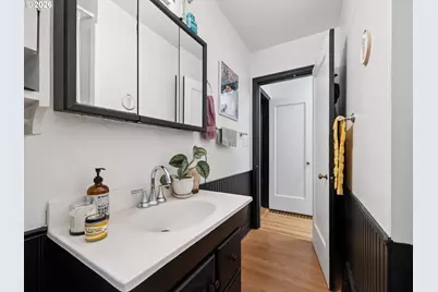 2331 SE 70th Ave, Portland, OR 97215 - Photo 8